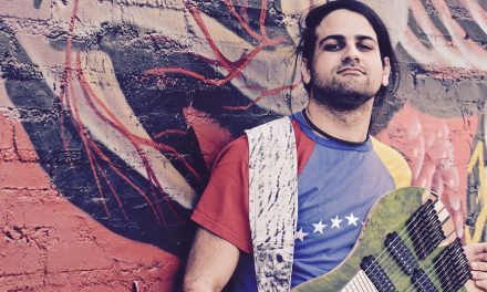 Félix Martin pide libertad para Venezuela a través de su guitarra eléctrica