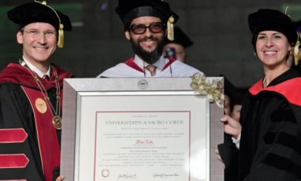 Draco Rosa recibió doctorado honoris causa en Puerto Rico