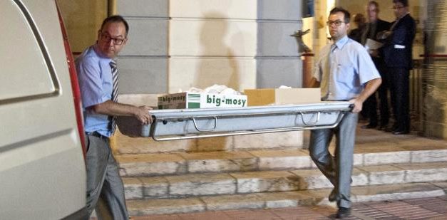 El cuerpo de Salvador Dalí sigue intacto tras 28 años y su también su bigote (+VIDEO)