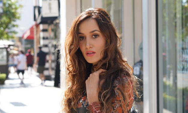 Stephania Sanquiz lanza su nuevo sencillo »Hojas Amarillas», junto a Noemi Smorra