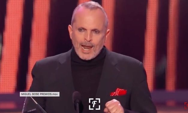 Miguel Bosé le dedicó Premio Tu Mundo a Venezuela (+Video)