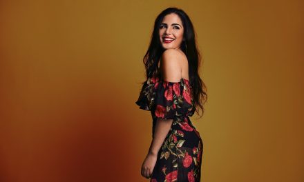 Lanzamiento: La cantante panameña Isairis presenta »Cambie de celular»