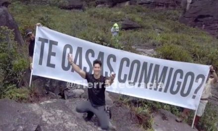 Chyno Miranda pidió matrimonio a su novia en la cima del Salto Ángel (+Video »Tú me elevas»)