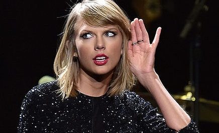Taylor Swift declaró que Dj David Mueller si tocó sus nalgas y »No fue un accidente»