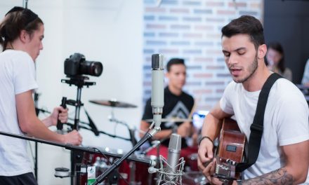 Lebel escala posiciones en el Record Report con »Te Quiero Grande»