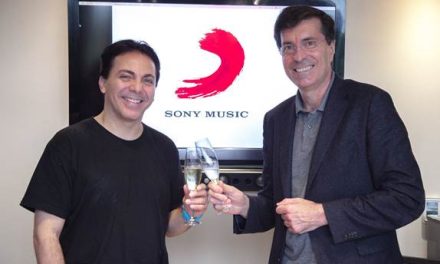 CRISTIAN CASTRO renueva contrato con su casa disquera SONY MUSIC