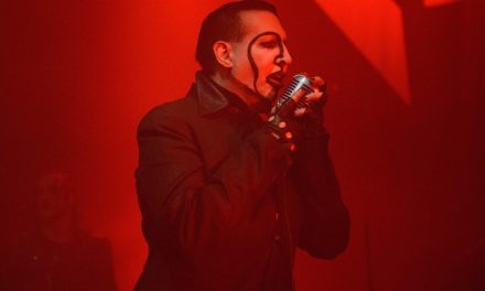 Marilyn Manson hospitalizado tras accidente en un concierto (+Video)