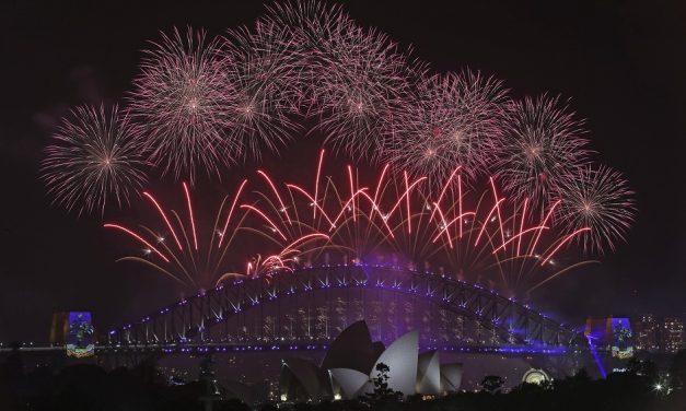 Un gran espectáculo en Sidney lanza las festividades del Año Nuevo en el mundo