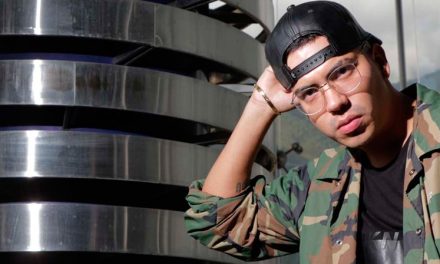 OMAR KOONZE ABRE EL 2018 »CON LA BOTELLA ARRIBA»