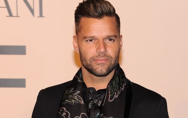 Ricky Martin al desnudo en su habitación de hotel (+Foto)