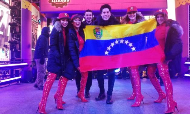 CHYNO MIRANDA DESPIDIÓ EL AÑO FRENTE A MÁS DE UN MILLÓN DE PERSONAS EN EL TIMES SQUARE DE NUEVA YORK