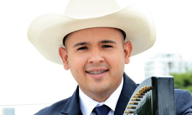 Arpa criolla en el Mara Internacional Con Alex Martínez