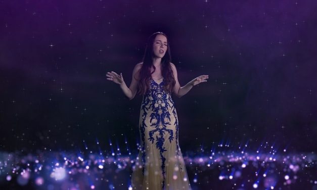 Lolita De Sola presenta el video de su más reciente sencillo »Aquí»