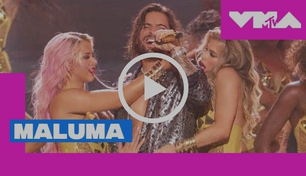 MALUMA, el primer artista en interpretar una cancion completa en español en los VMAs