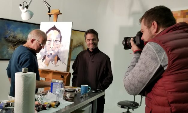 Artistas venezolanos posan para el proyecto »Serie de Fondo»
