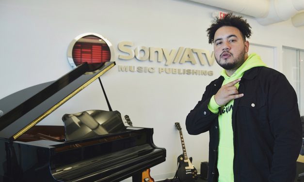 Reggi »El Auténtico» sigue triunfando en la Música Latina