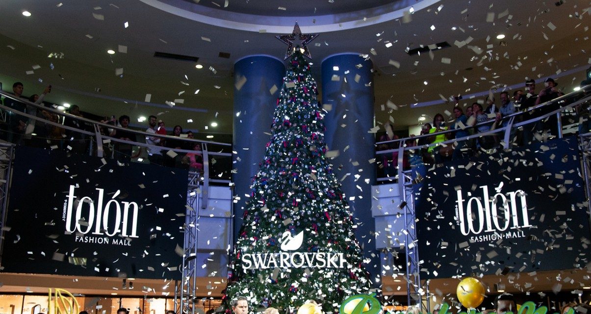 Swarovski, es protagonista por tercer año consecutivo del Encendido del Árbol de Navidad en tolón FASHION MALL